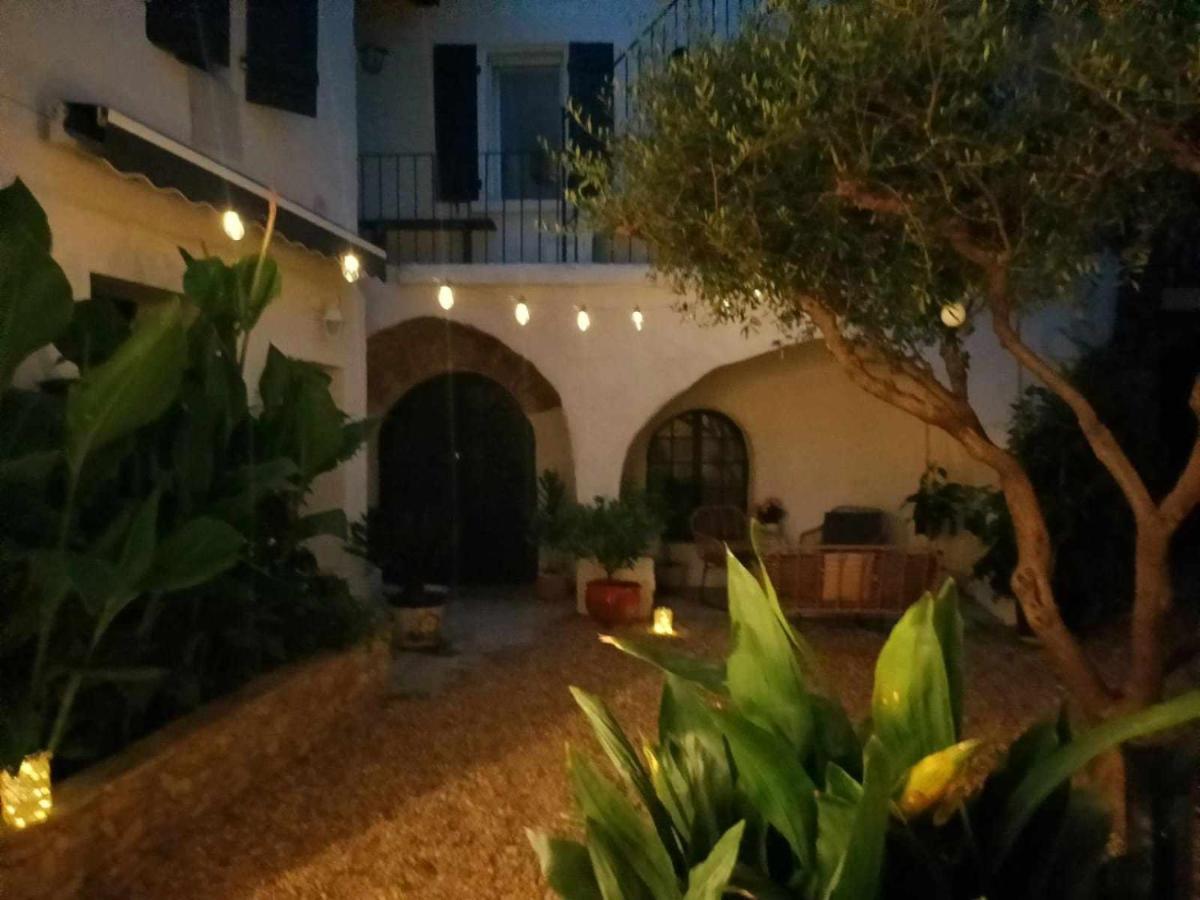 La Cachette Bed & Breakfast Aigues-Vives  Dış mekan fotoğraf